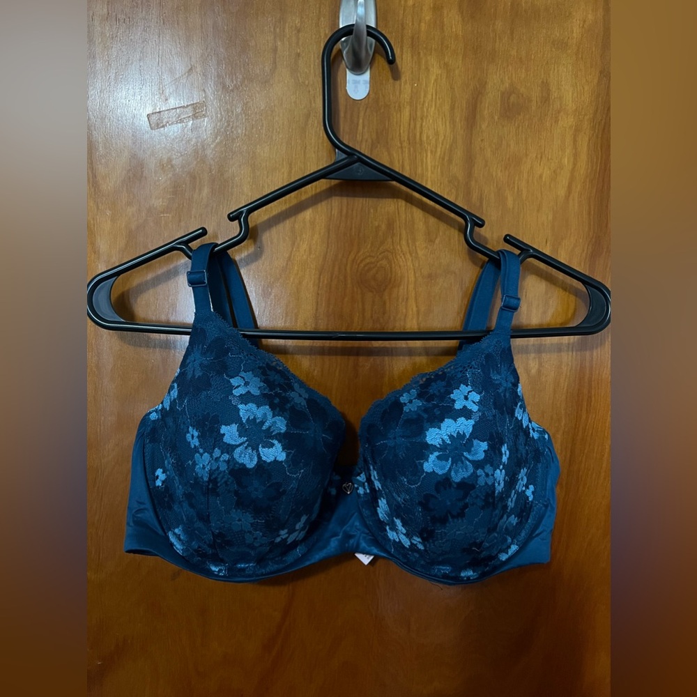 38D, Victoria’s Secret, Body by Victoria lined Demi bra